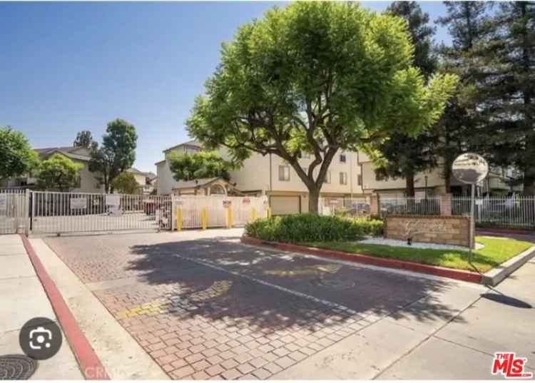 Condo For Sale in Los Angeles, California