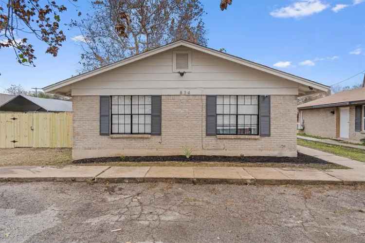 Duplex For Sale in Granbury, Texas