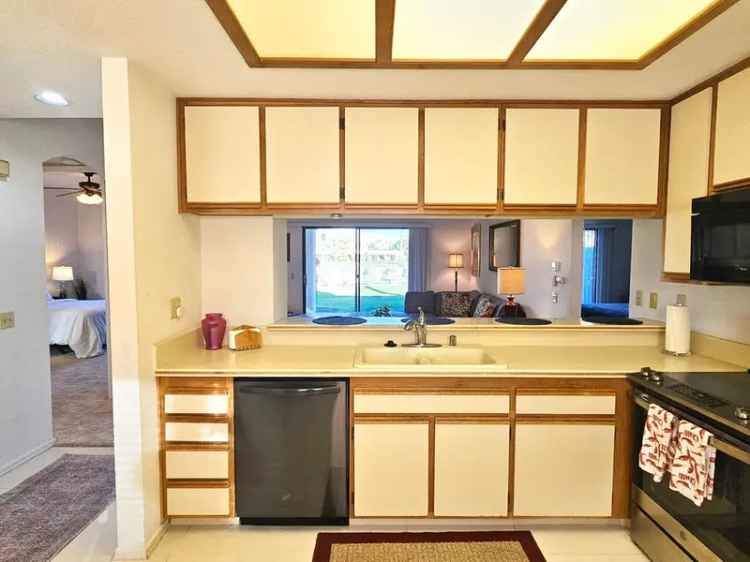 Condo For Sale in Cathedral City, California