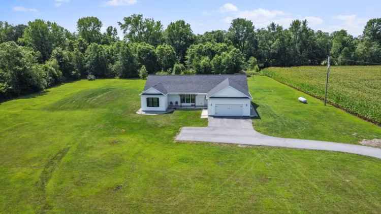 Single-family house For Sale in Lake Village, Indiana