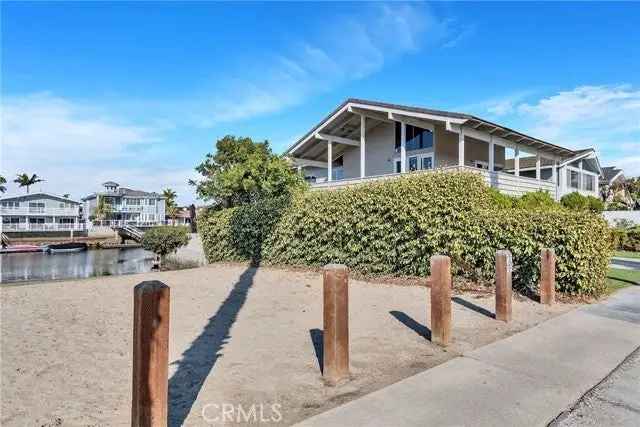 Single-family house For Sale in 4051, Davenport Drive, Huntington Beach, California