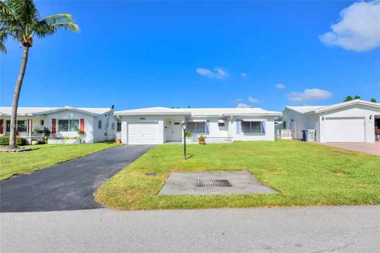 Single-family house For Sale in Pompano Beach, Florida