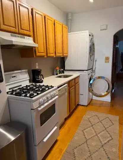 1 Bedroom Apartment in Brooklyn with Parquet Floors and Steam Shower