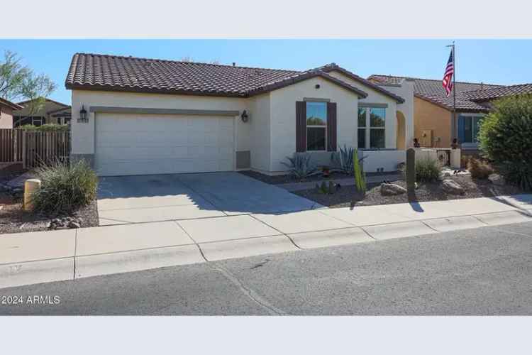 Single-family house For Sale in 17547, West Silver Fox Way, Goodyear, Arizona