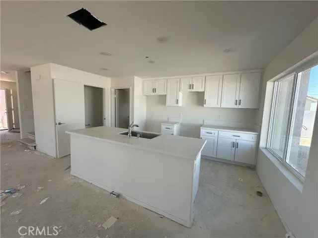 Single-family house For Sale in 10122, Kemper Avenue, Adelanto, California