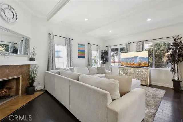 Single-family house For Sale in 7806, Crenshaw Boulevard, Los Angeles, California