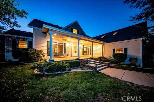 Single-family house For Sale in 40065, 90th Street West, California