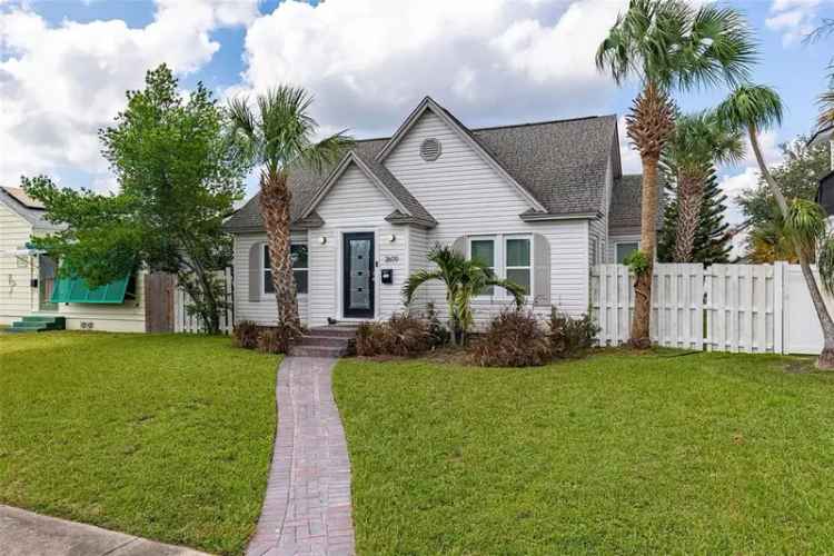 Single-family house For Sale in 2609, Dartmouth Avenue North, Saint Petersburg, Florida