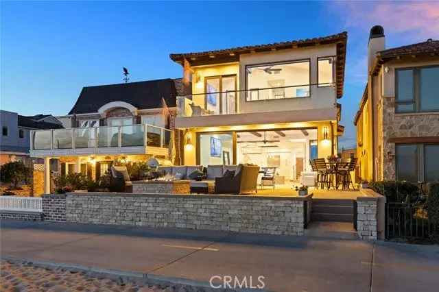 Single-family house For Sale in Newport Beach, California