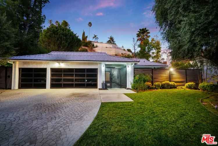 Single-family house For Sale in 19605, Rosita Street, Los Angeles, California