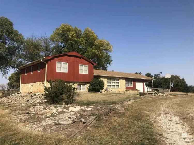 Single-family house For Sale in 2207, Fair Road, Abilene, Kansas