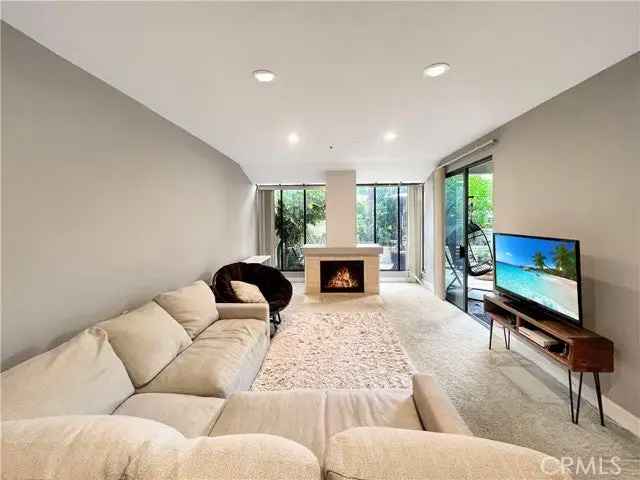 Condo For Sale in 210, Lille Lane, Newport Beach, California