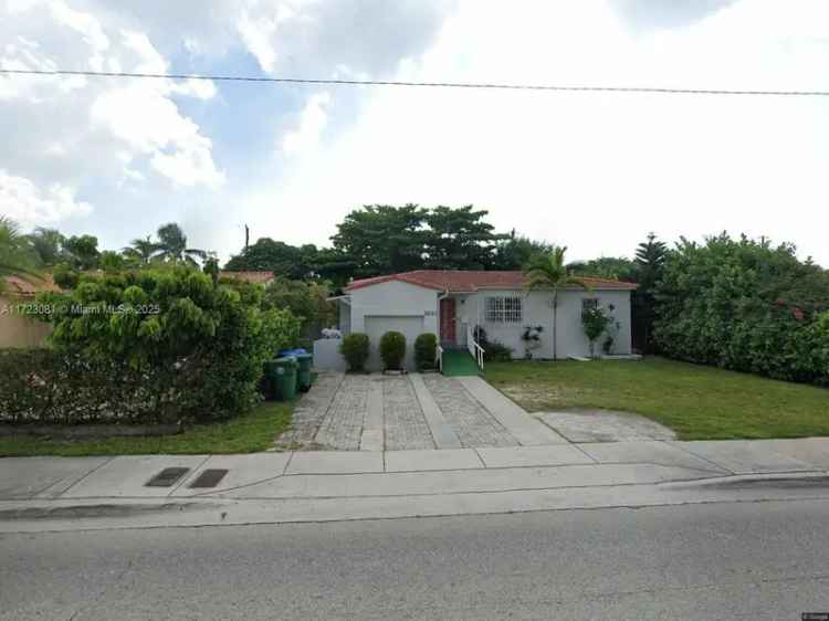 Single-family house For Sale in 1881, Southwest 37th Avenue, Miami, Florida