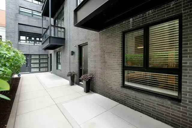 House For Sale in 1017, North Dearborn Street, Chicago, Illinois