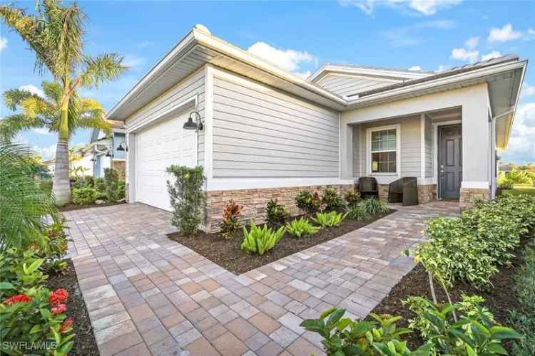 Single-family house For Sale in Bonita Springs, Florida