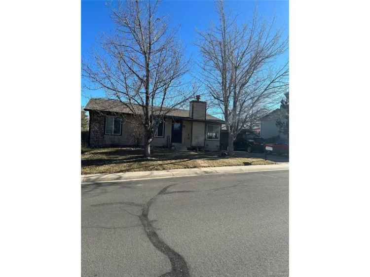 Single-family house For Sale in 3942, South Helena Street, Aurora, Colorado