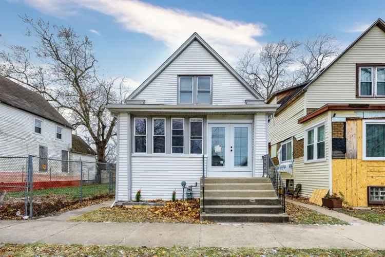 Single-family house For Sale in 11416, South Yale Avenue, Chicago, Illinois