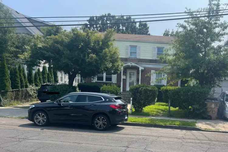 Multi-family house For Sale in 95, Frederick Street, Stamford, Connecticut