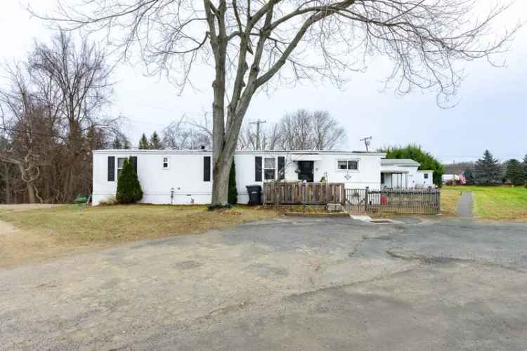 Single-family house For Sale in 241, Fairway Drive, East Windsor, Connecticut