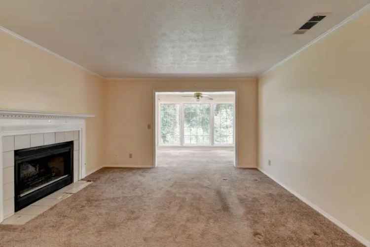 Condo For Sale in 102, Gettysburg Place, Sandy Springs, Georgia