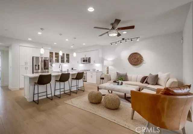 Condo For Sale in Irvine, California