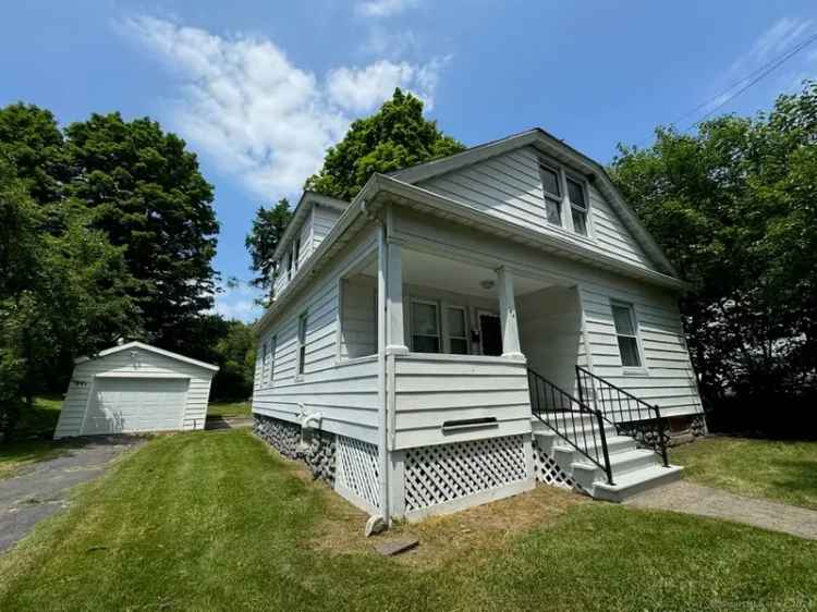 Single-family house For Sale in 44, Woodbine Street, Naugatuck, Connecticut