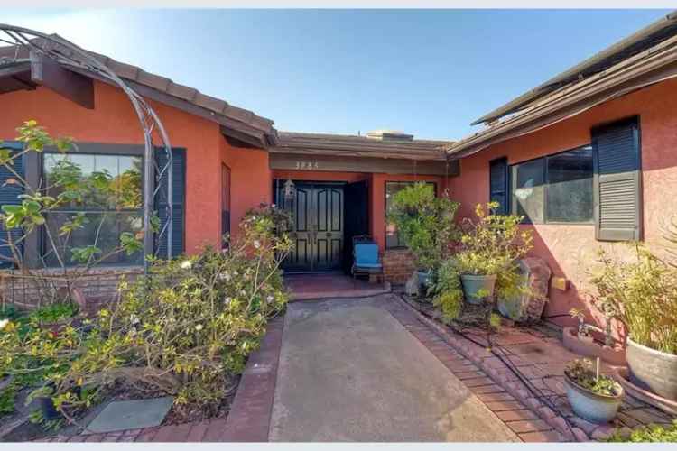 Single-family house For Sale in 3985, Syme Drive, Carlsbad, California