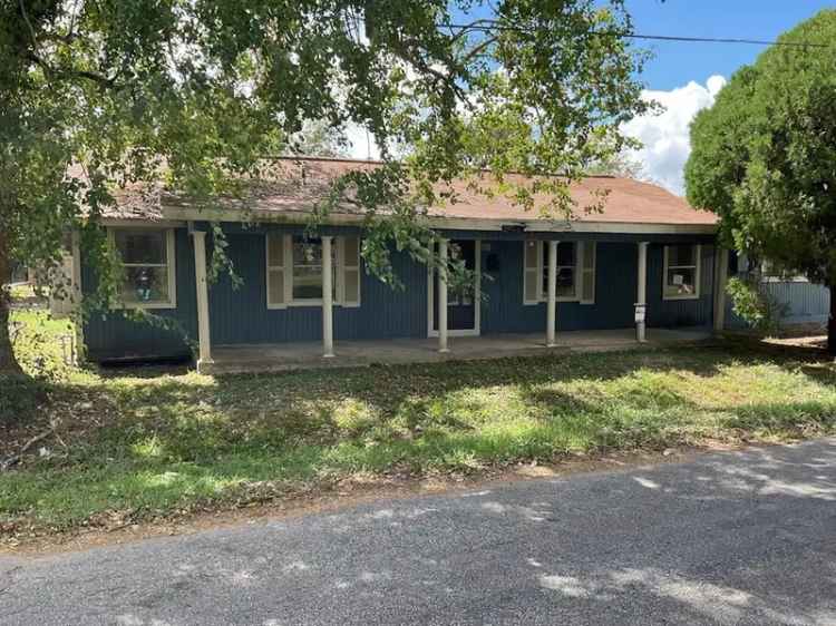 Single-family house For Sale in 1408, Austin Street, Bay City, Texas