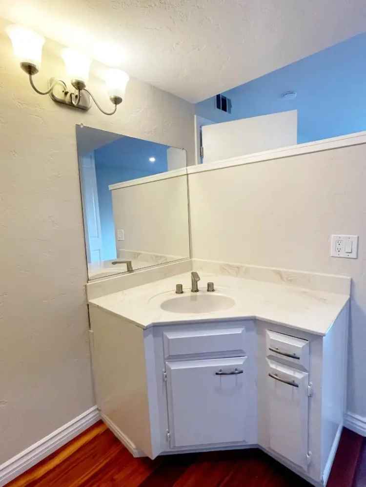 Condo For Sale in 552, Toyon Avenue, San Jose, California