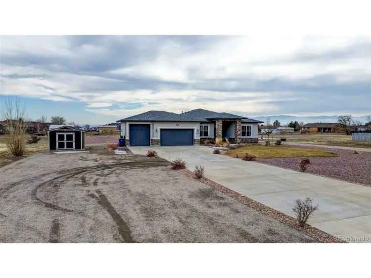 Single-family house For Sale in 968, West McCulloch Boulevard, Pueblo West, Colorado