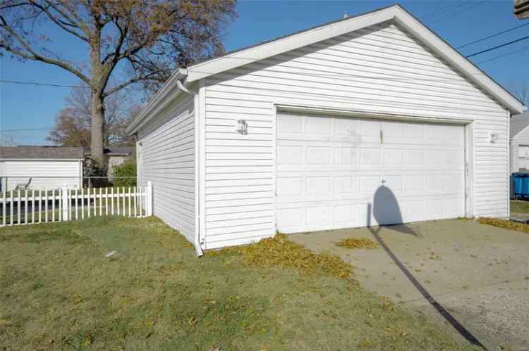 Single-family house For Sale in 1745, Venice Avenue, Granite City, Illinois