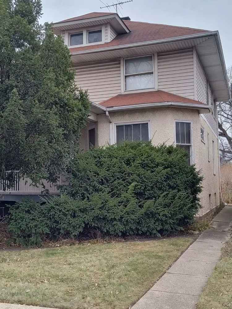 Single-family house For Sale in 10130, South Lowe Avenue, Chicago, Illinois