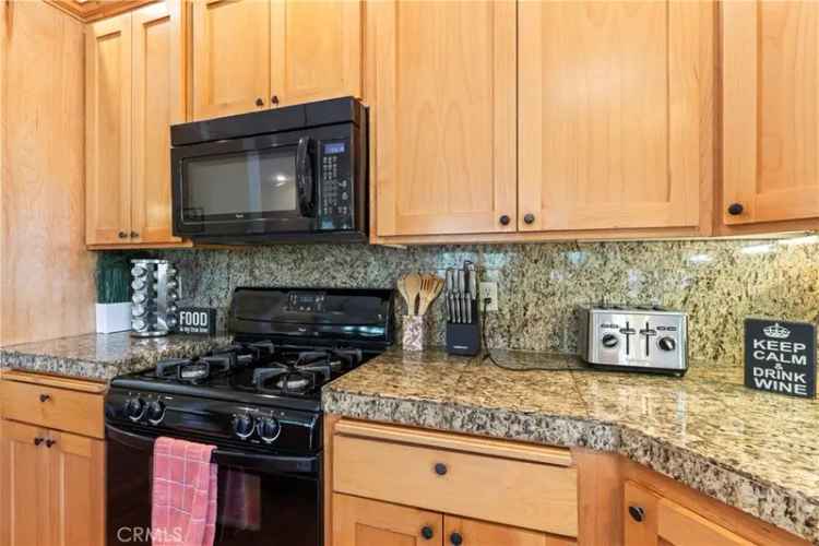 Single-family house For Sale in 29450, Piney Lane, Lake Arrowhead, California