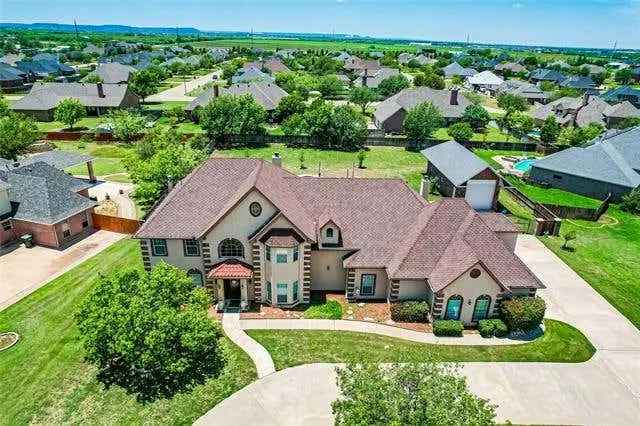 Single-family house For Sale in 1201, Saddle Lakes Drive, Abilene, Texas