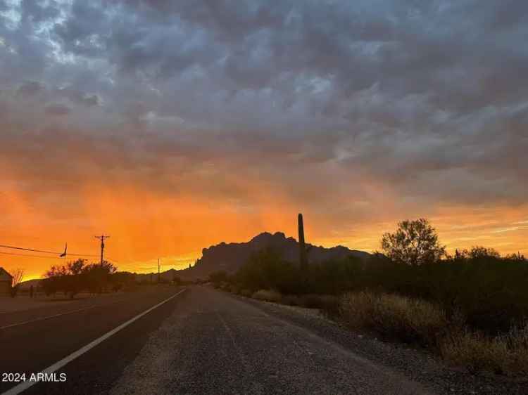 Single-family house For Sale in 1314, East McKellips Boulevard, Apache Junction, Arizona