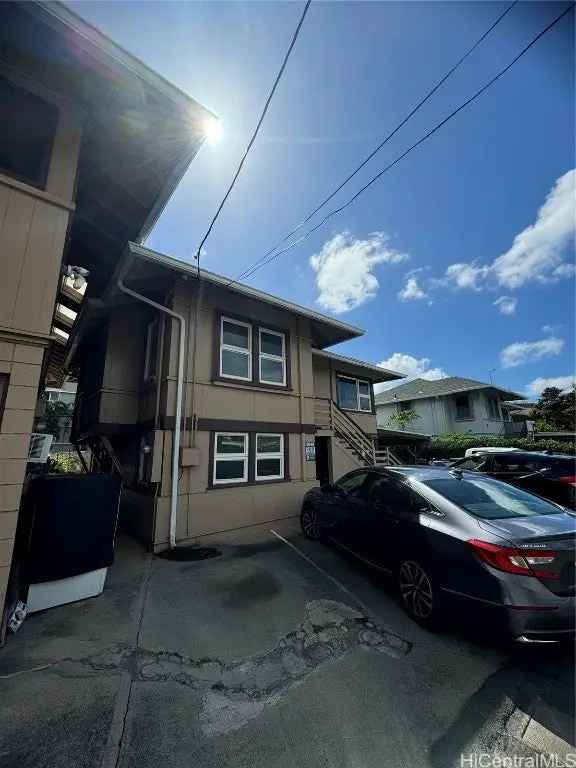 Multi-family house For Sale in Honolulu, Hawaii