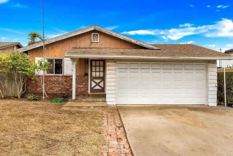 Single-family house For Sale in 1163, Sapphire Street, San Diego, California