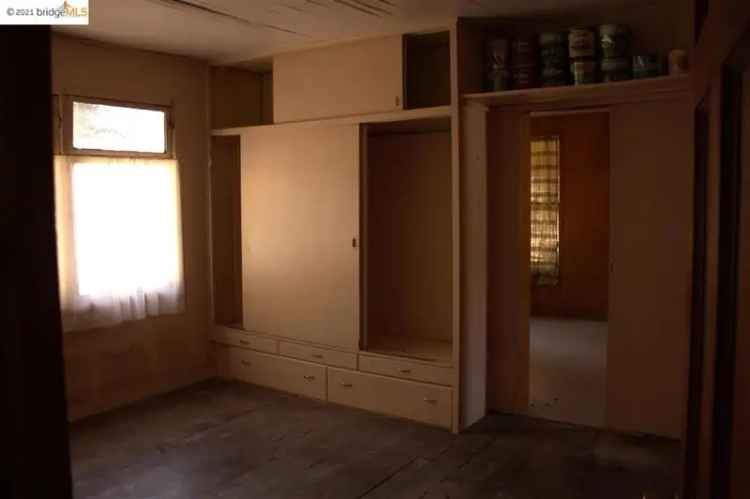 Single-family house For Sale in 4000, Rettig Avenue, Oakland, California