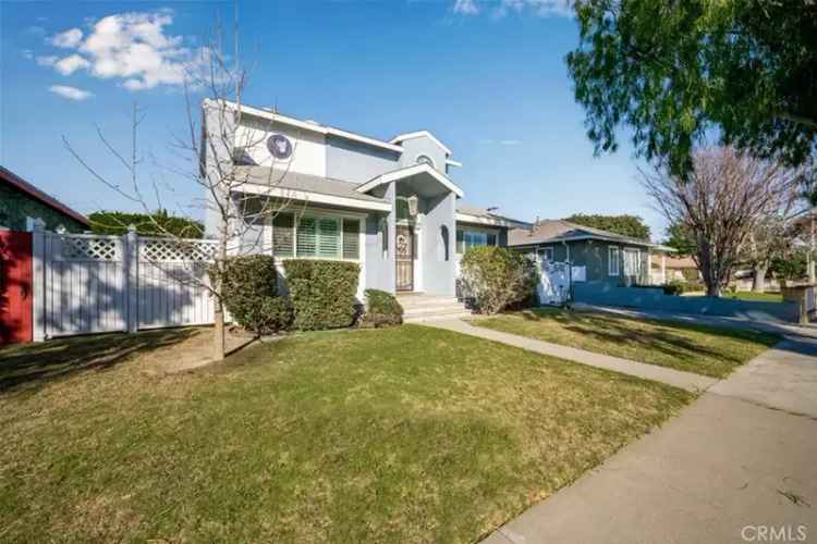 Single-family house For Sale in 5633, East Spring Street, Long Beach, California