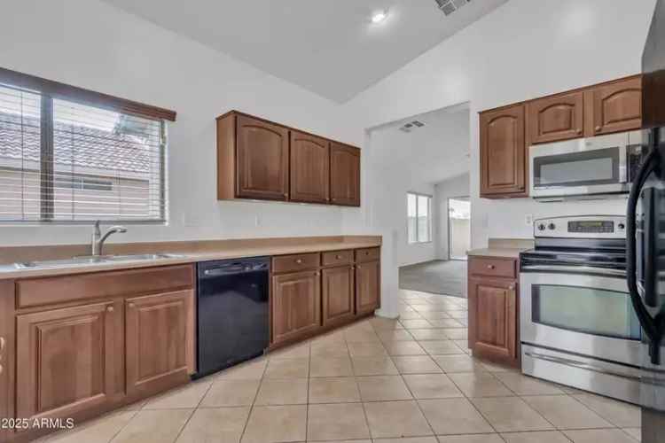 Single-family house For Sale in 41654, North Ranch Drive, San Tan Valley, Arizona