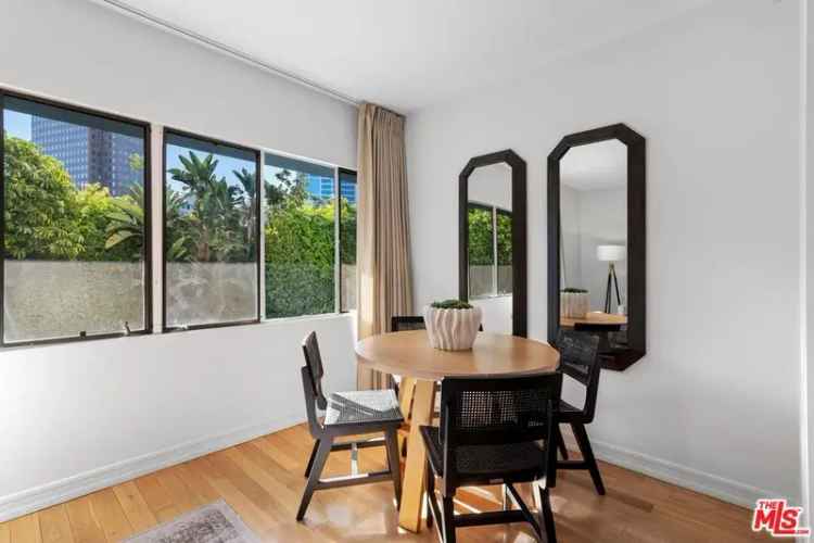 Condo For Sale in 969, Hilgard Avenue, Los Angeles, California