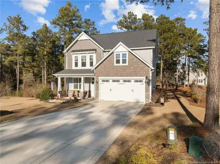 Single-family house For Sale in 604, Crepe Myrtle Court, Aberdeen, North Carolina