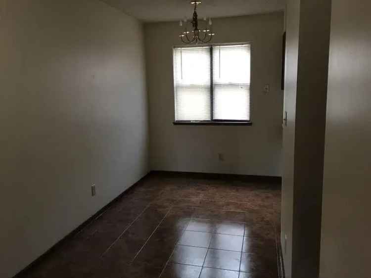 2 Bed 1.5 Bath Townhouse for Rent Garage and Laundry