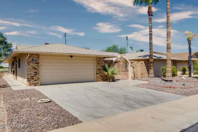 Single-family house For Sale in 19434, North 130th Avenue, Sun City West, Arizona