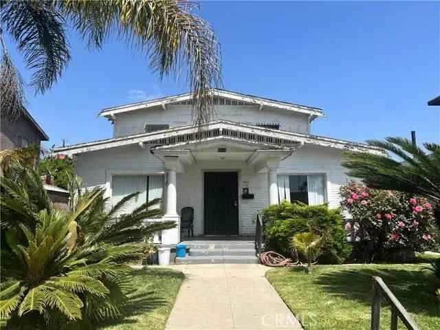 Single-family house For Sale in 5422, Ruthelen Street, Los Angeles, California