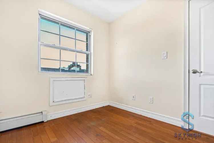 Astoria 3 Bedroom 2 Bathroom Apartment for Rent