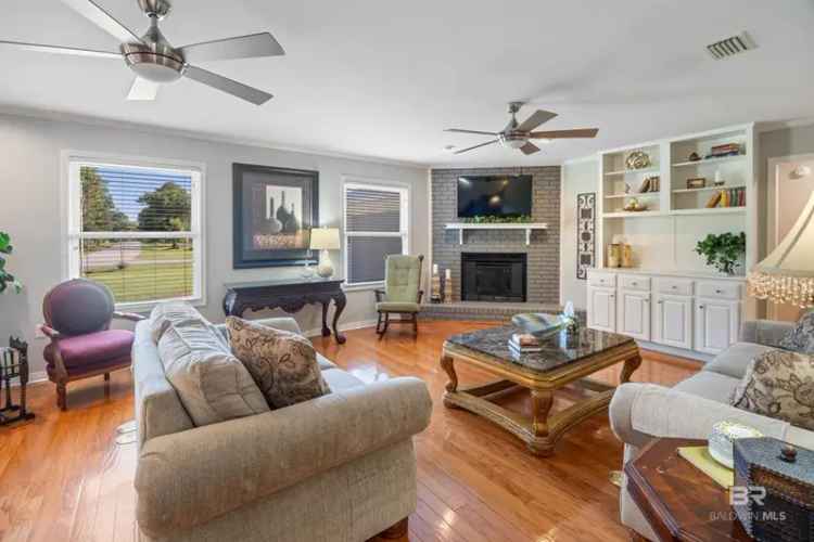 Single-family house For Sale in Gulf Shores, Alabama