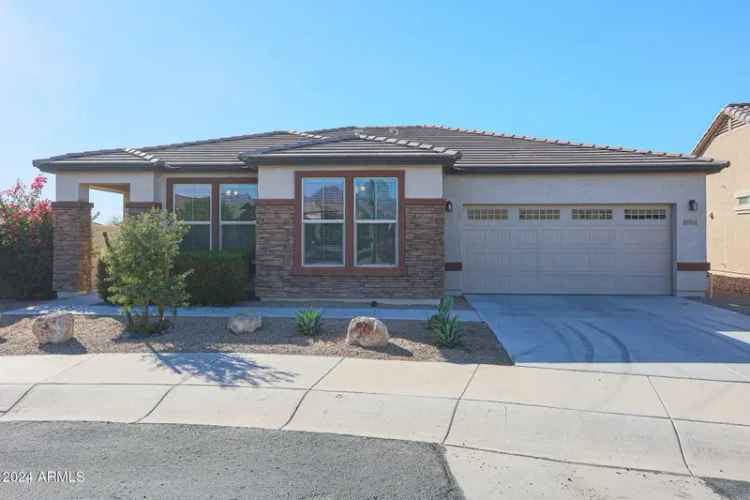 Single-family house For Sale in 16914, South 180th Avenue, Goodyear, Arizona