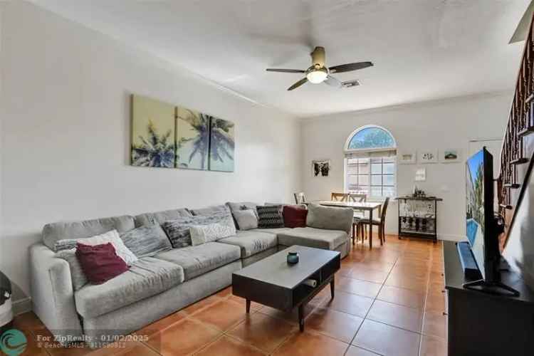 House For Sale in 2453, Northeast 14th Street Causeway, Pompano Beach, Florida