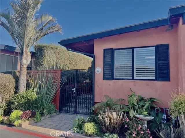 Single-family house For Sale in 103, Yorktown, Newport Beach, California